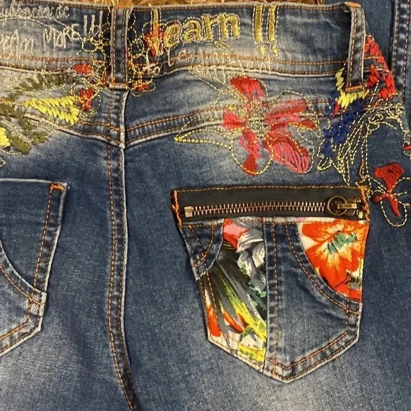 𝅺desigual jeans size 24 - Picture 2 of 7